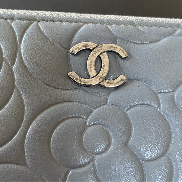 Chanel Camellia Zipped Wallet - Picture 10 of 11